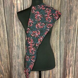 LuLaRoe OS Hearts / Valentine’s Day Leggings